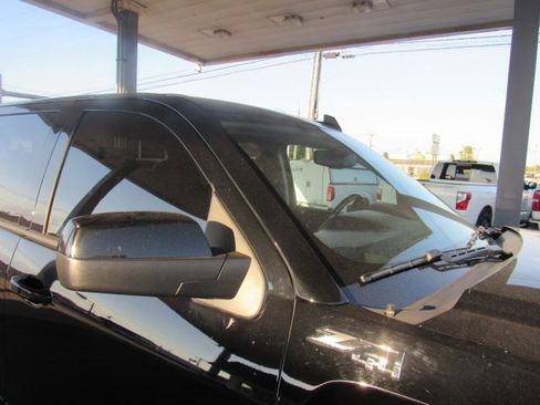 Used 2018 GMC Sierra 1500 SLE image 18