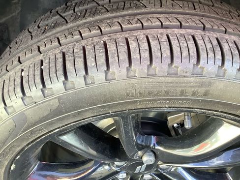 Used 2018 Dodge Charger SXT w/ Blacktop Package RWD image 22