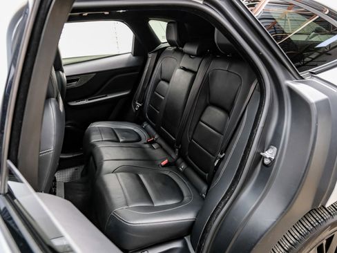 Used 2019 Jaguar F-PACE S image 39