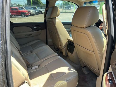 Used 2012 Chevrolet Suburban LTZ AWD/4WD image 15