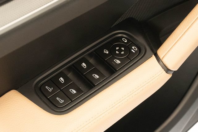 Used 2025 Porsche Cayenne w/ Premium Package Plus AWD/4WD image 5
