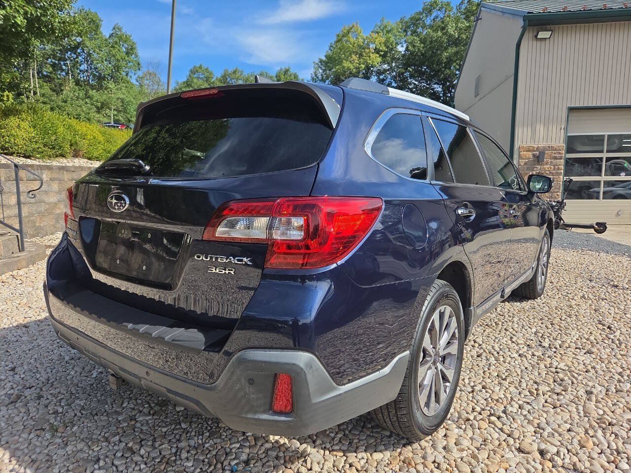Used 2018 Subaru Outback 3.6R Touring AWD/4WD image 8