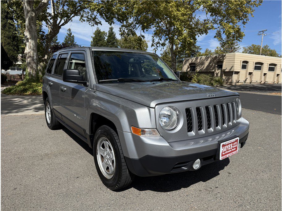 Used 2016 Jeep Patriot Sport w/ Power Value Group AWD/4WD image 7