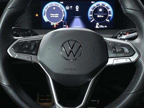 Used 2025 Volkswagen Tiguan SE R-Line AWD/4WD image 19