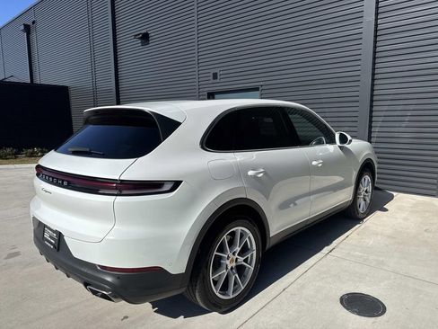 Used 2024 Porsche Cayenne image 11