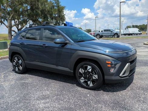 Used 2025 Hyundai Kona SEL FWD image 2