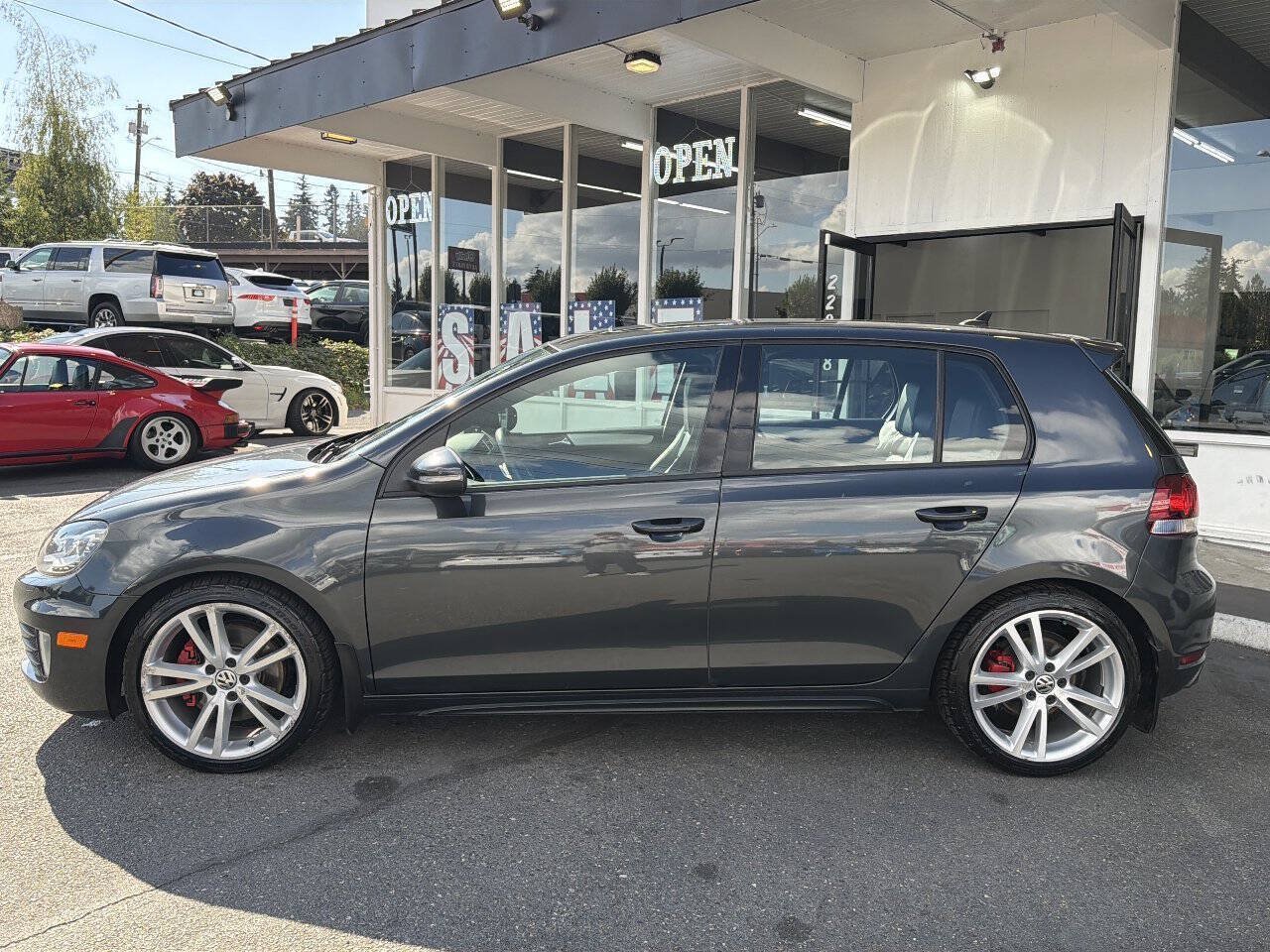Used 2012 Volkswagen GTI Autobahn FWD image 2