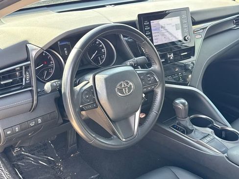 Used 2023 Toyota Camry SE image 18