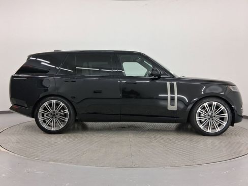 New 2026 Land Rover Range Rover Long Wheelbase SE image 8