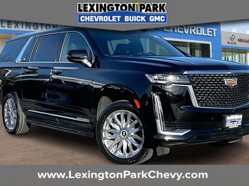 Used 2023 Cadillac Escalade ESV Premium Luxury image 1