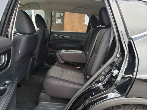 Used 2018 Nissan Rogue SV AWD/4WD image 10