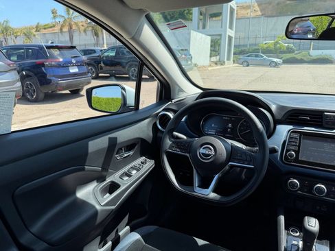 Used 2025 Nissan Versa SV FWD image 32