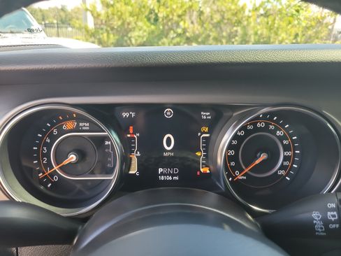 Used 2022 Jeep Wrangler Sport AWD/4WD image 28