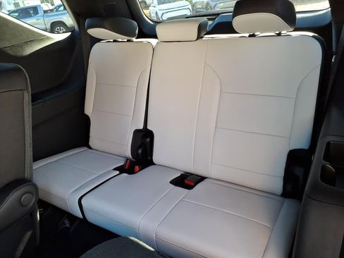 New 2026 Chevrolet Traverse High Country image 12