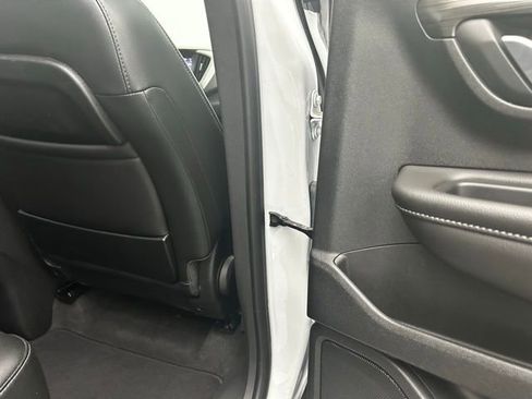 Used 2023 GMC Terrain SLT image 35