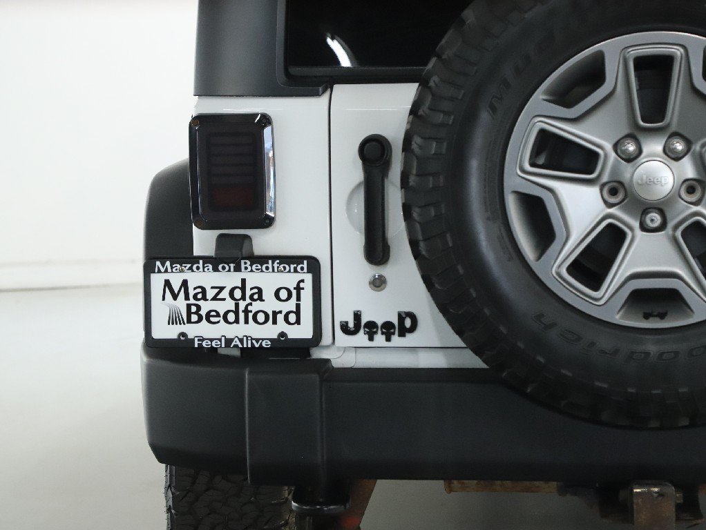 Used 2017 Jeep Wrangler Rubicon w/ Connectivity Group AWD/4WD image 36