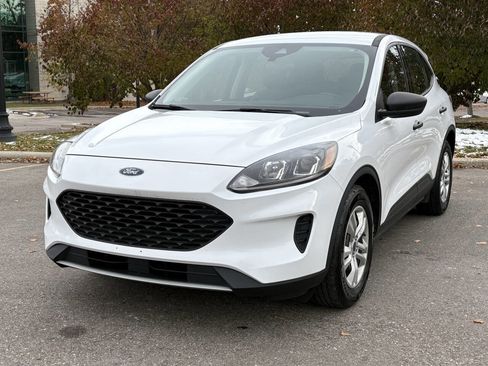 Used 2020 Ford Escape S image 3