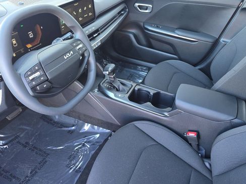 New 2026 Kia K4 LXS image 8