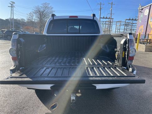 Used 2013 Toyota Tacoma 4x4 Double Cab image 13