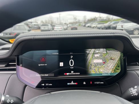 Used 2025 Land Rover Range Rover SE image 22