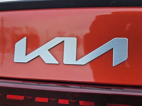 Certified 2024 Kia Forte GT-Line image 29