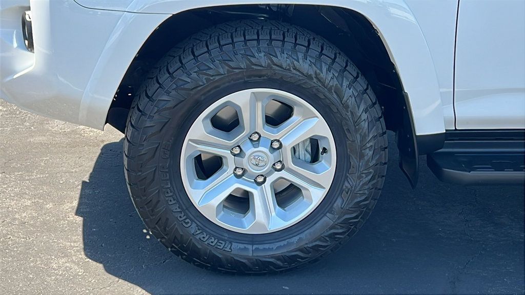Used 2024 Toyota 4Runner SR5 AWD/4WD image 8