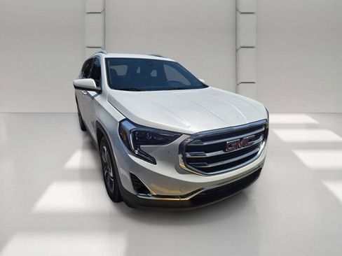 Used 2021 GMC Terrain SLT w/ LPO, Floor Liner Package FWD image 3