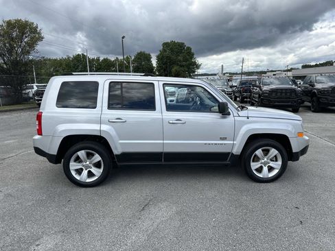Used 2011 Jeep Patriot 70th Anniversary image 3