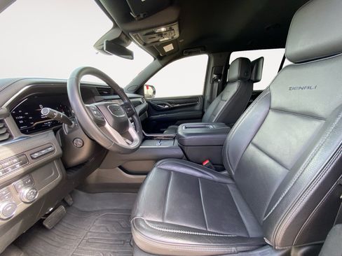 Used 2023 GMC Yukon Denali image 23