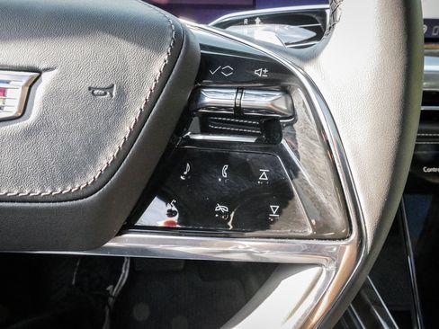 Used 2026 Cadillac Escalade ESV Platinum Sport w/ LPO, ONYX Package image 20