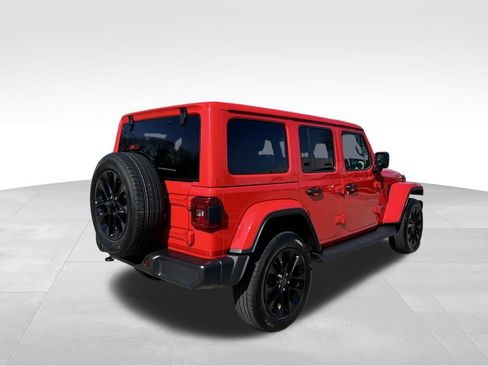 Used 2025 Jeep Wrangler Sahara 4xe image 8