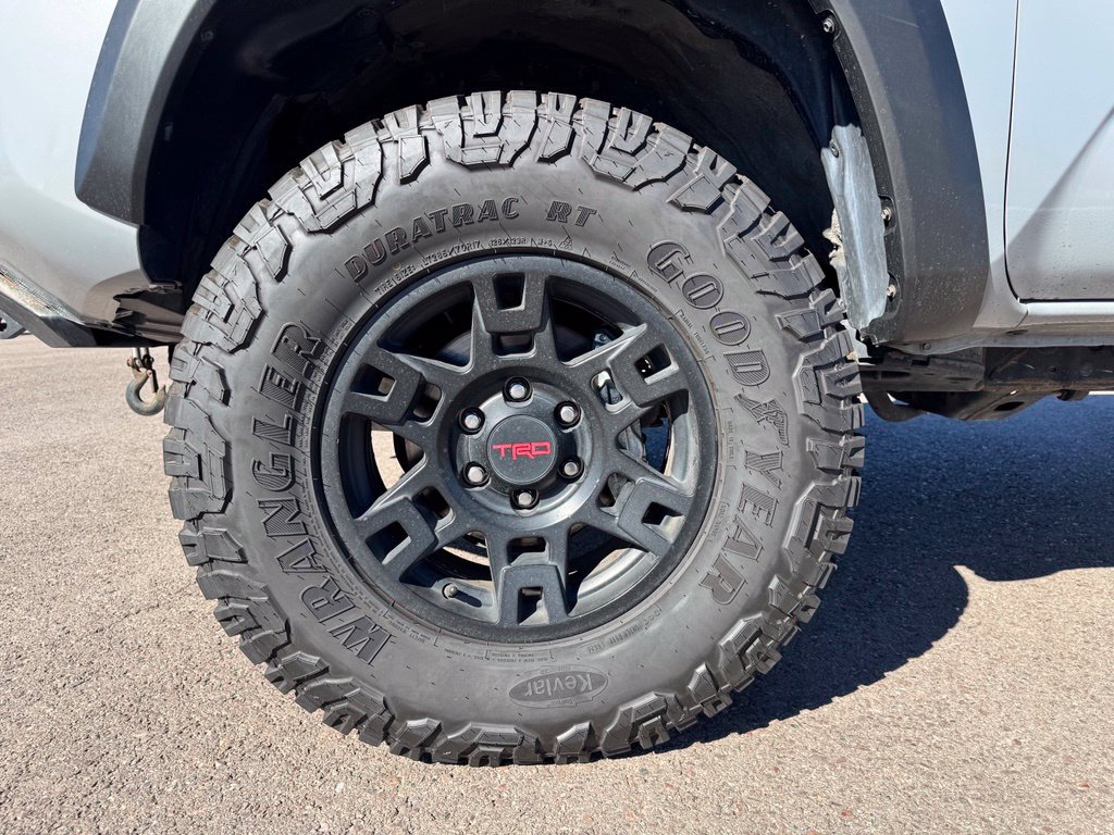 Used 2021 Toyota Tacoma TRD Off-Road AWD/4WD image 25