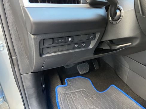 New 2025 Mitsubishi Outlander SE image 33