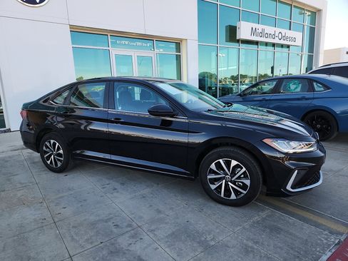 Used 2025 Volkswagen Jetta S image 8