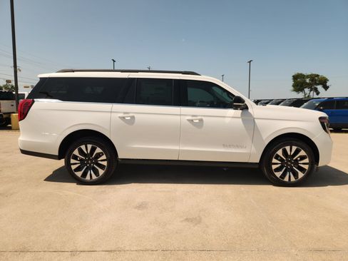 New 2027 Ford Expedition Max Platinum w/ Driver's Package RWD image 7
