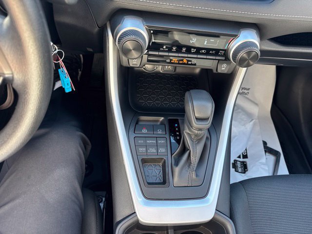 Used 2025 Toyota RAV4 LE AWD/4WD image 18