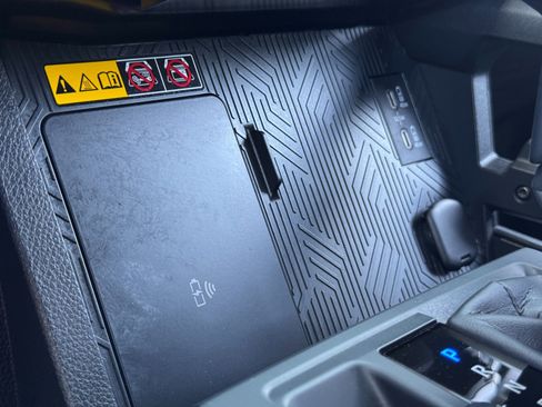 Used 2024 Toyota Tacoma TRD Off-Road w/ TRD Off Road Premium Package AWD/4WD image 30