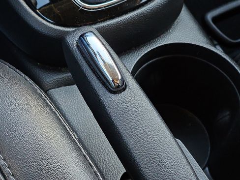 Used 2019 Buick Encore Preferred image 24