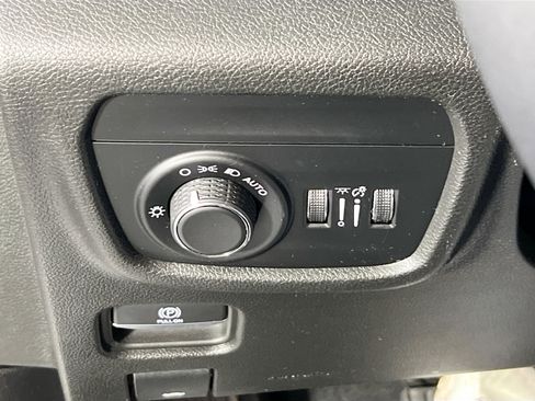 Used 2023 Jeep Grand Cherokee Laredo w/ Luxury Tech Group I image 10