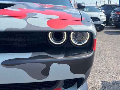 Used 2017 Dodge Challenger SRT Hellcat image 4
