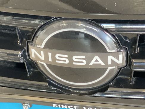 Used 2023 Nissan Versa SV FWD image 10