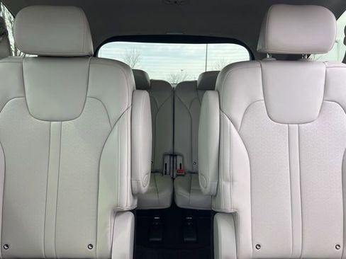 Certified 2023 Kia Sorento EX image 32