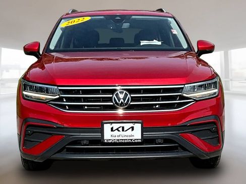 Used 2022 Volkswagen Tiguan SE AWD/4WD image 2