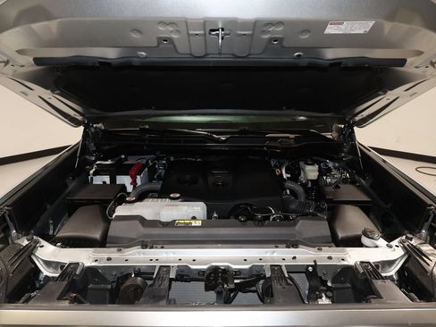 Used 2025 Toyota Tundra Limited AWD/4WD image 31