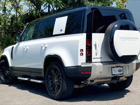 Used 2024 Land Rover Defender 110 S image 11