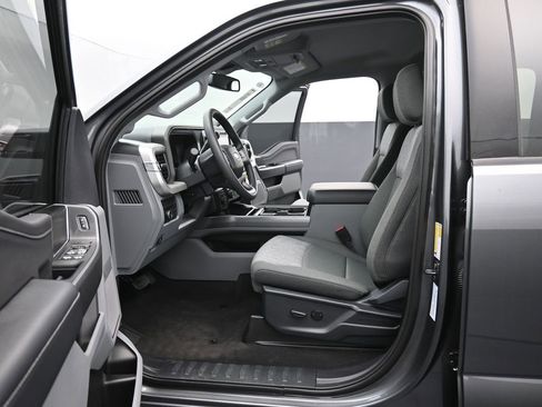 New 2026 Ford F250 XLT w/ XLT Premium Package image 3