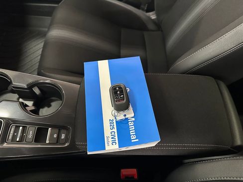 Used 2025 Honda Civic Sport image 34