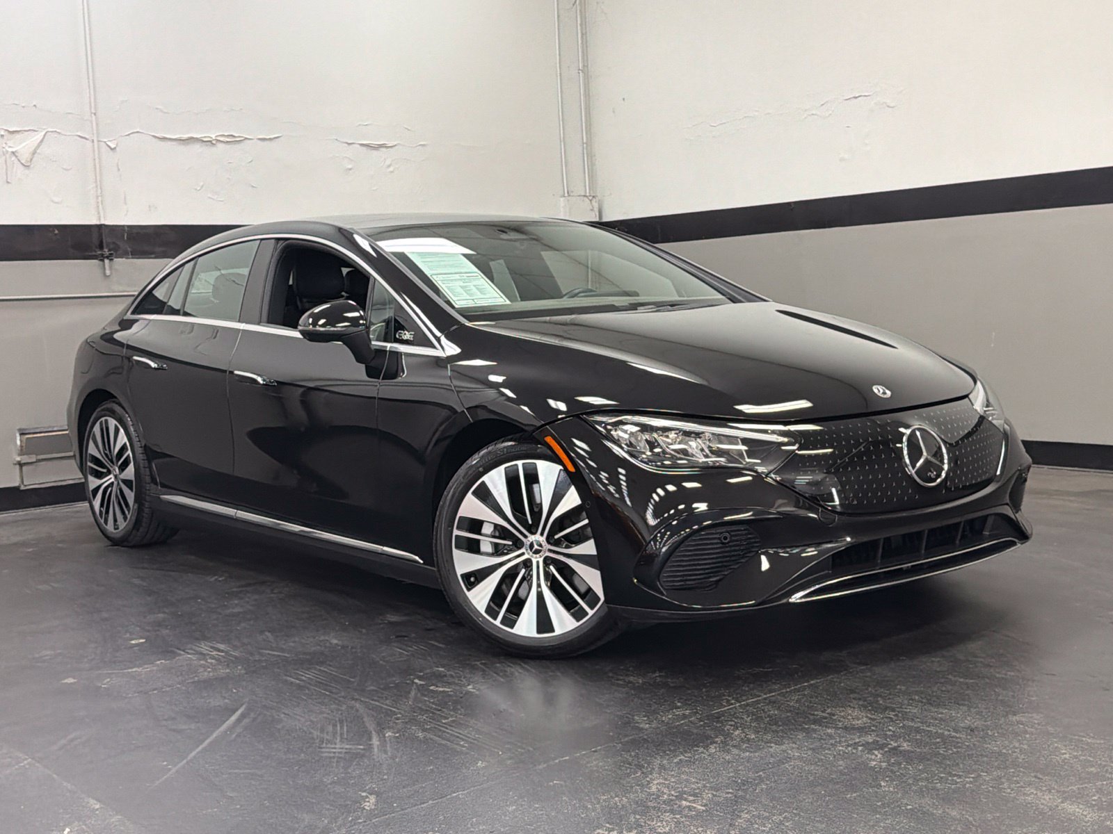 Used 2023 Mercedes-Benz EQE 500 4MATIC Sedan image 2