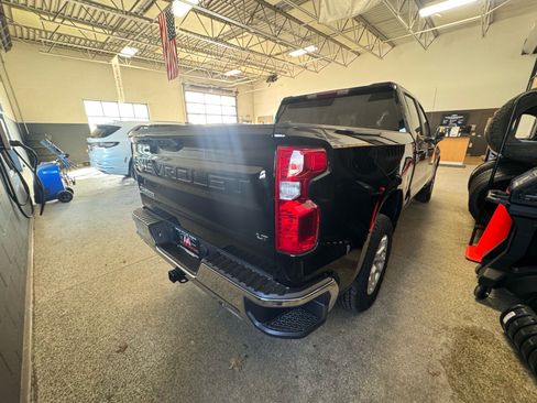 Used 2025 Chevrolet Silverado 1500 LT w/ Z71 Off-Road Package AWD/4WD image 5
