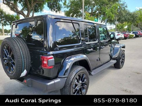 Used 2025 Jeep Wrangler Unlimited Sahara AWD/4WD image 8